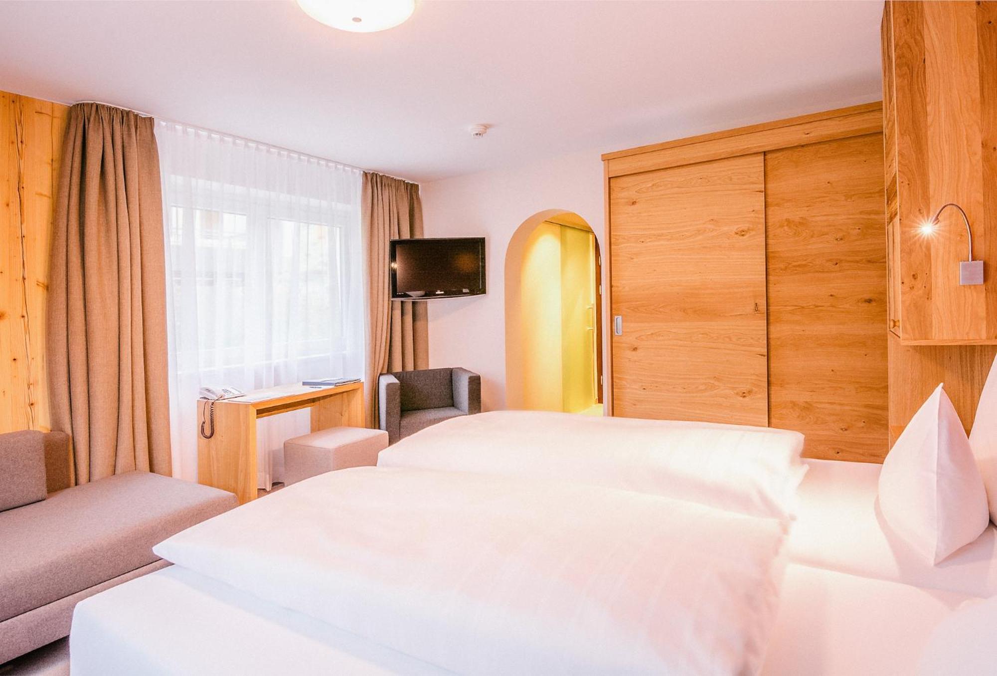 Hotel Steiner Superior オーバータウエルン エクステリア 写真